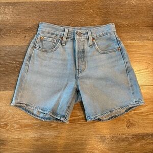 LEVI 501 Mid Thigh Light Wash Denim 25